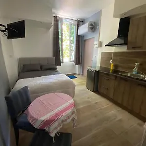 T1 spacieux et lumineux 5 Appartement